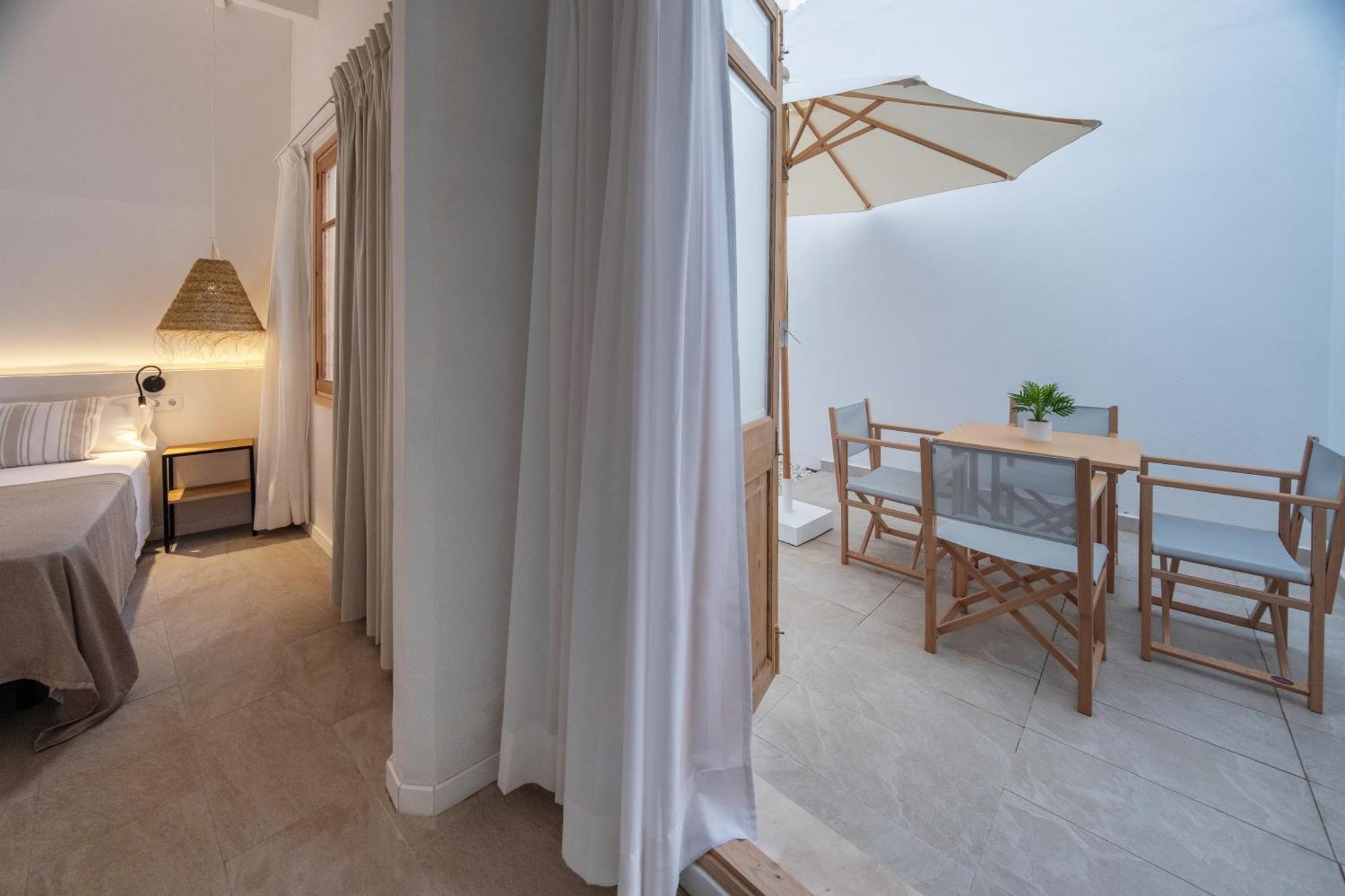 Tres Tocs Hotel Ciutadella  Exterior photo