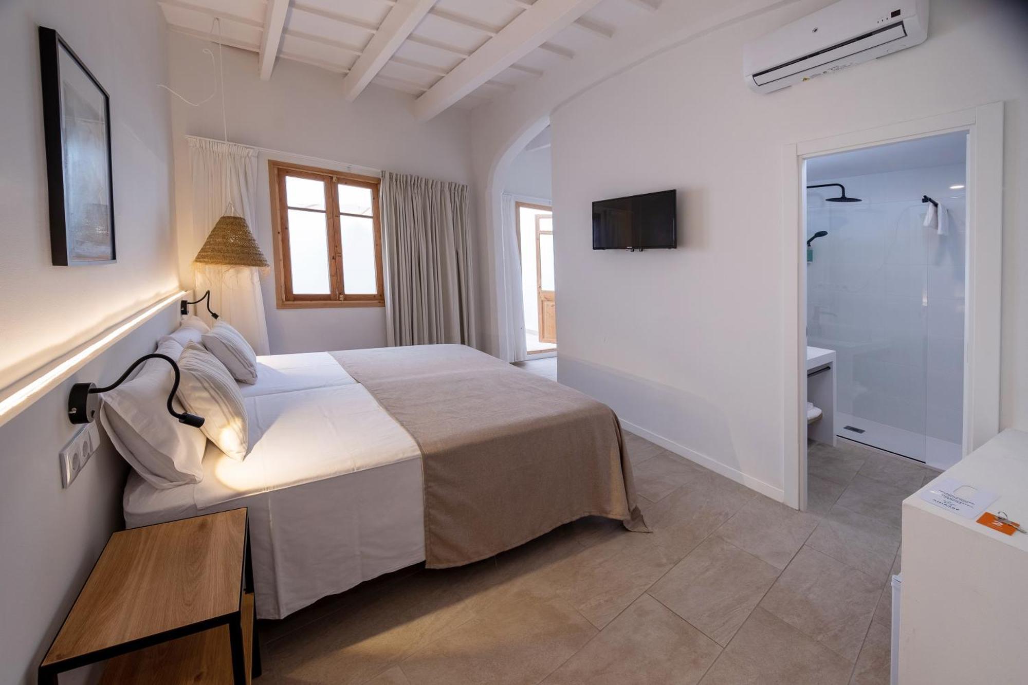 Tres Tocs Hotel Ciutadella  Exterior photo